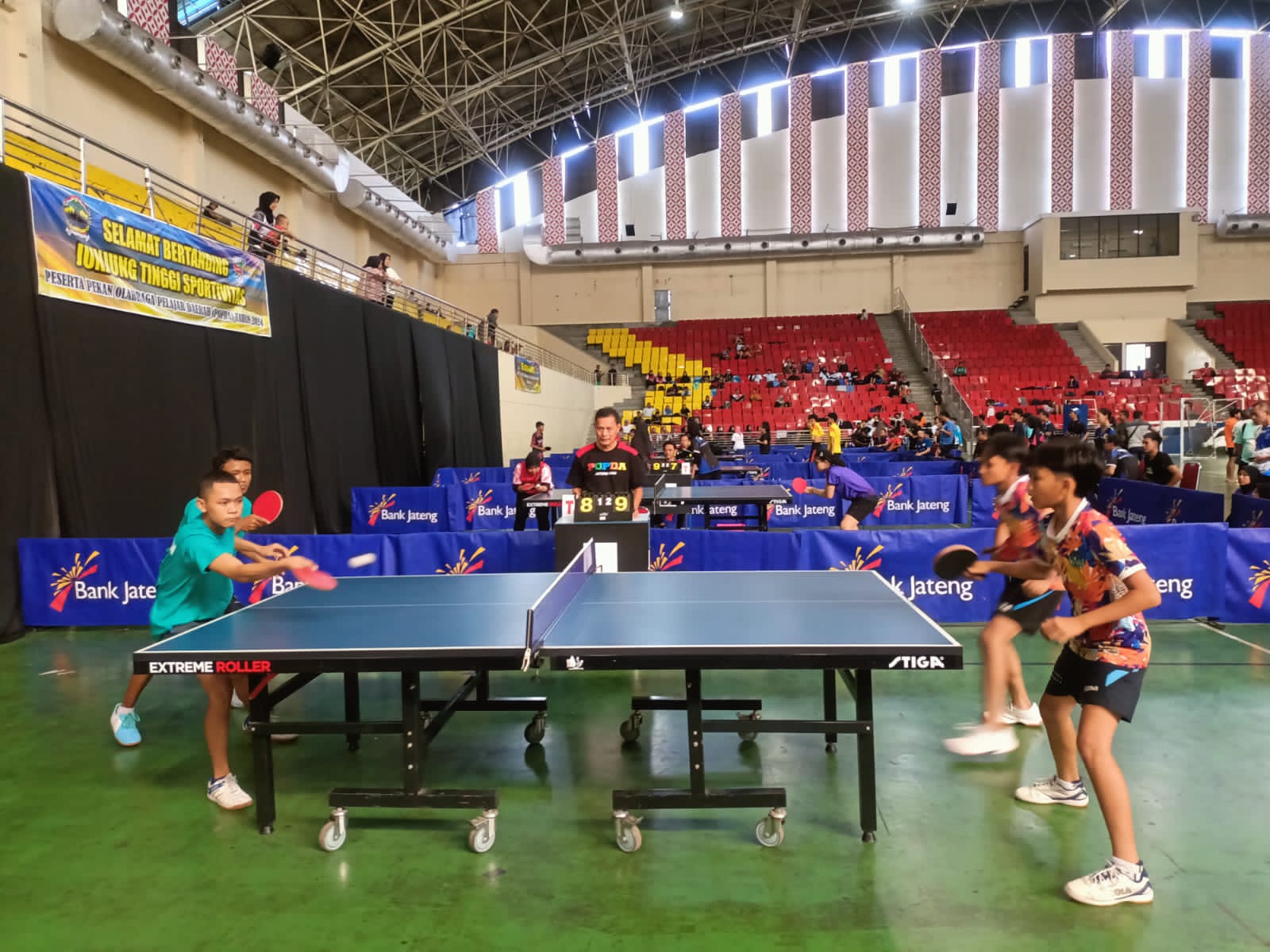 Suasana Popda Jawa Tengah di venue GOR Jatidiri, Jumat (21/6). FIGUR RONGGO WASSALIM/JAWA POS RADAR SEMARANG