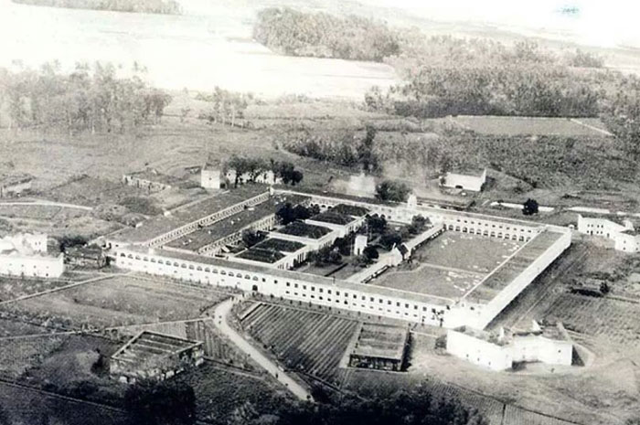 Benteng Pendem Ambarawa atau yang disebut Fort Willem I pada saat jaman dulu.