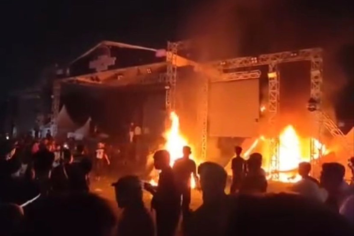 Tangkapan layar video kerusuhan bakar panggung konser musik Lentera Fest 2024 di Tangerang.
