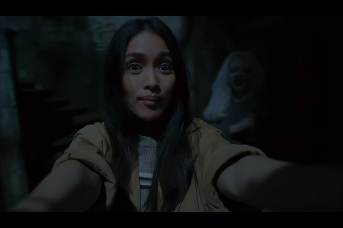 Prinsa Mandagie, seorang content creator yang pernah diundang oleh Risa dalam salah satu adegan film horor Jurnal Risa by Risa Saraswati.