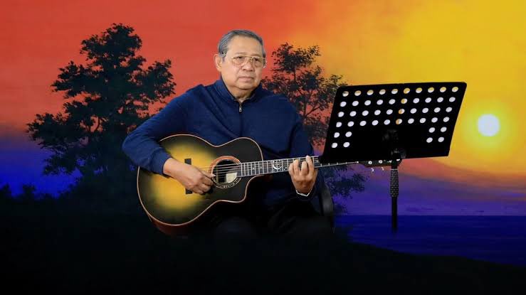 Potret SBY dengan gitarnya