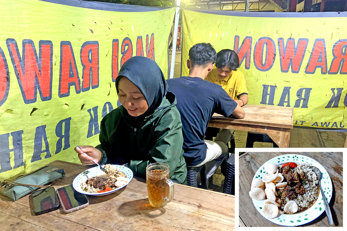 Rawon Mbok Rah Kota Semarang. KHAFIFAH ARINI PUTRI/JAWA POS RADAR SEMARANG