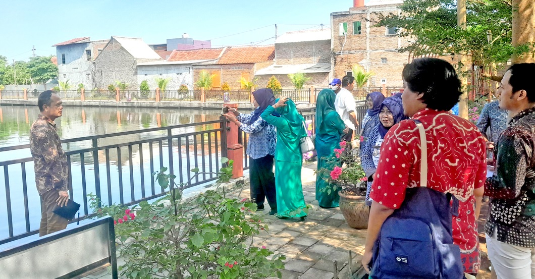 SMOKING AREA : Wilayah di sekitar embung RW 25 Kelurahan Muktiharjo Kidul yang menjadi kawasan merokok.