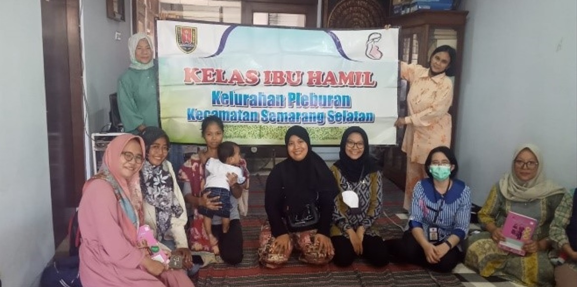 PANTAU KESEHATAN : Warga mengikuti Kelas Ibu Hamil untuk mencegah adanya kematian ibu dan bayi.
