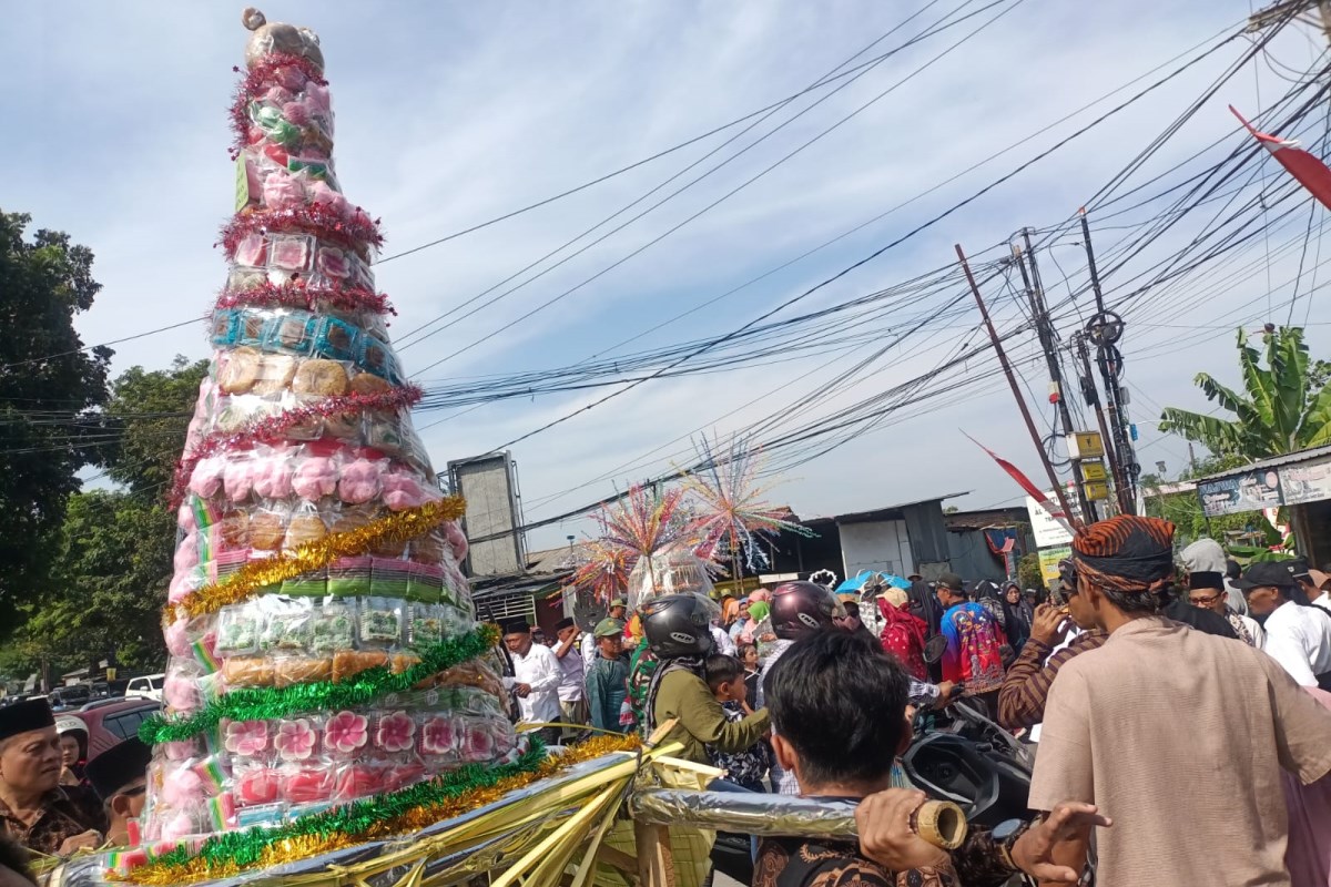 Makanan Khas Genuk, Kota Semarang, Jawa Tengah yang diangkat di Festival Jajan Pasar beberapa waktu lalu. FIGUR RONGGO WASSALIM/JAWA POS RADAR SEMARANG