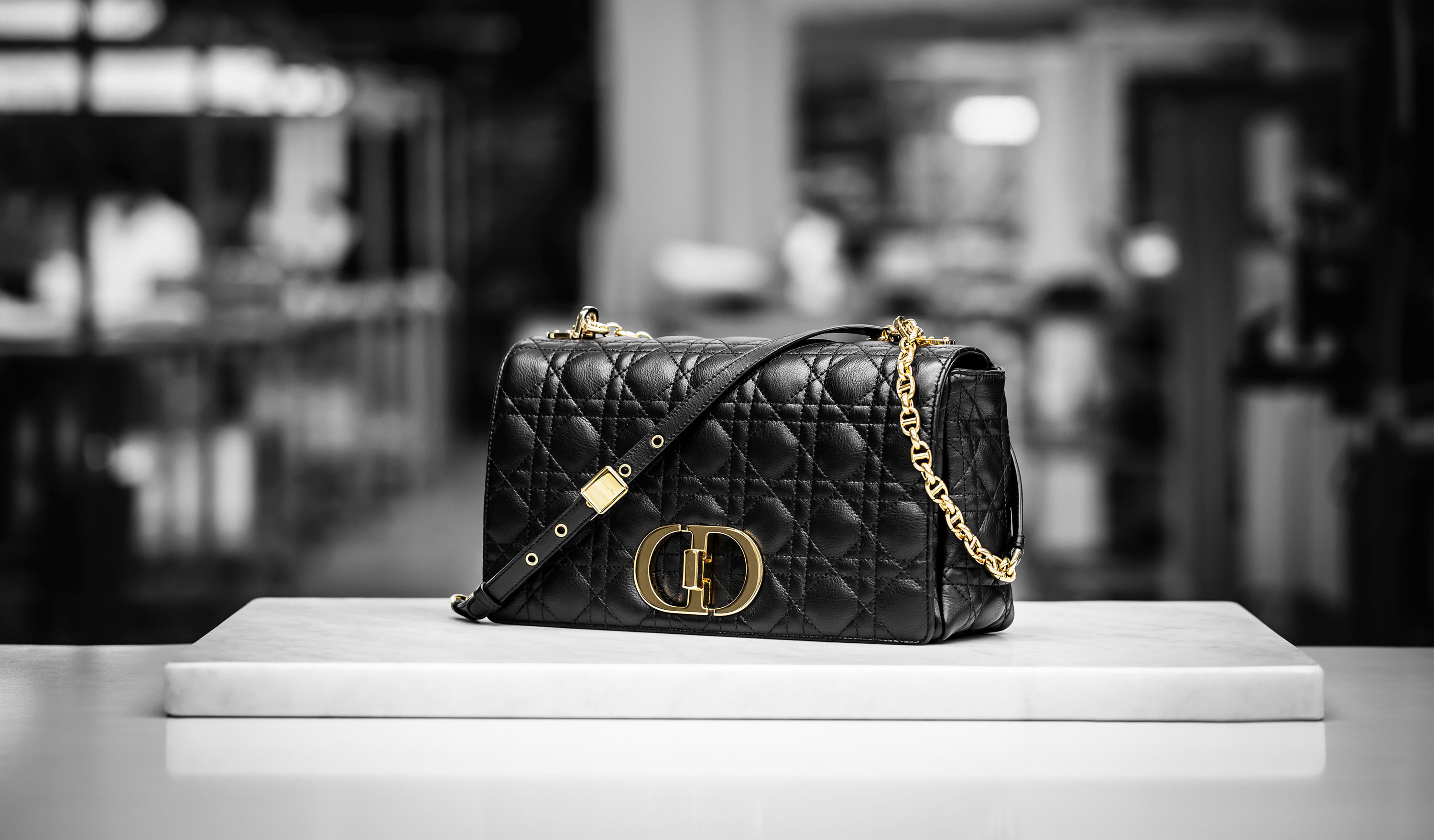 Kreasi Tas Dior Caro/elle.co.id