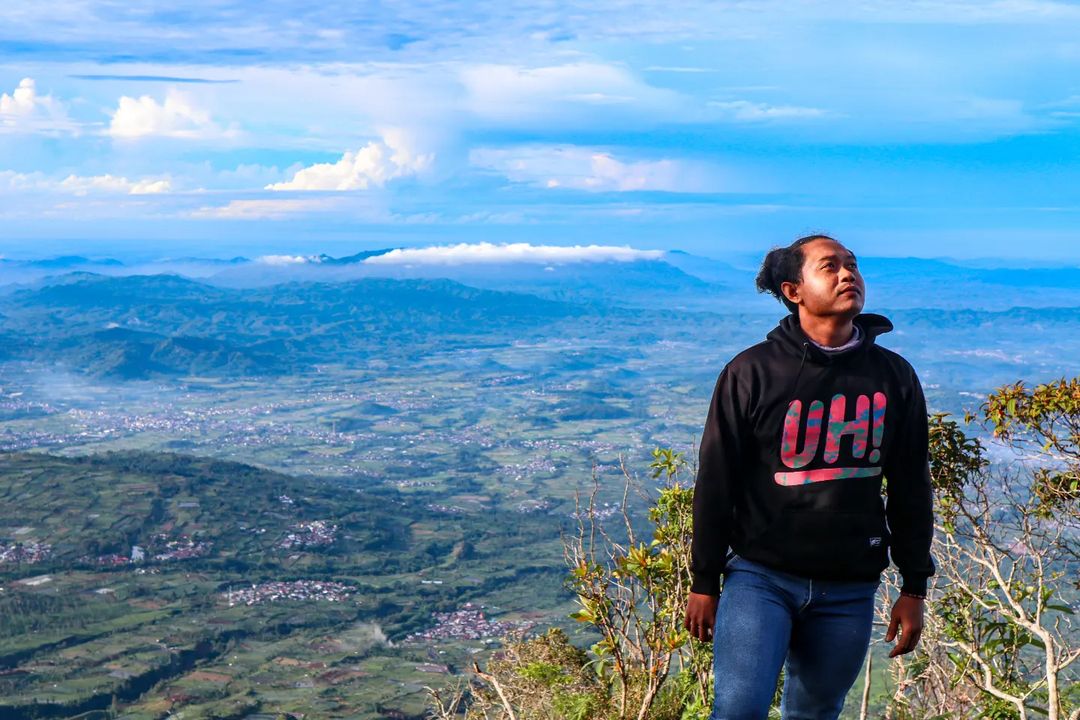 Pemandangan dari Pos Sabana Gunung Kembang