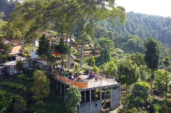 Destinasi wisata Sigembok Hill Top di Kabupaten Batang Jawa Tengah.