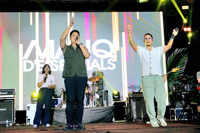 Bupati Kendal Dico M. Ganinduto ikut nyanyi bareng MALIQ & D