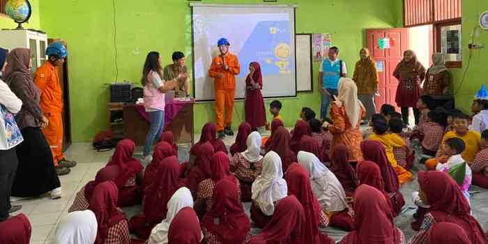 SERU : PLN UPT Semarang menggelar Program PLN Mengajar dengan tema Keselamatan Ketenagalistrikan di SDN Rowosari 02, Semarang.