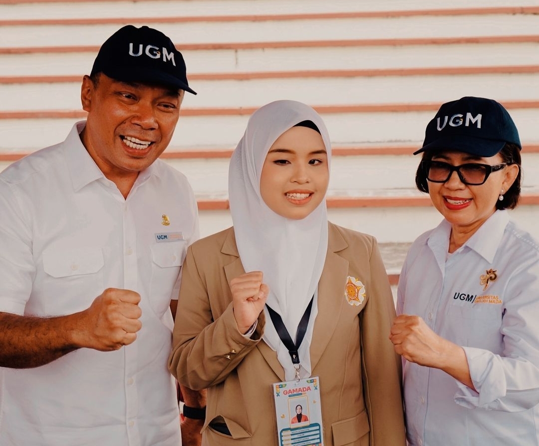 Potret Putri Ariani ketika menghadiri PIONIR Gadjah Mada 2024