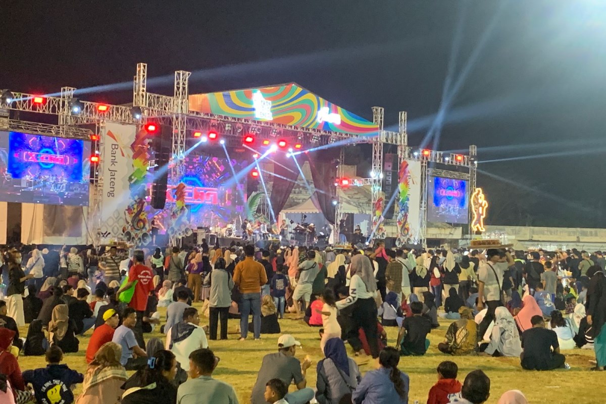 Helatan Pekan Raya Kendal 2024 di kompleks Stadion Utama Kebondalem. DEVI KHOFIFATUR RIZQI/ JAWA POS RADAR SEMARANG