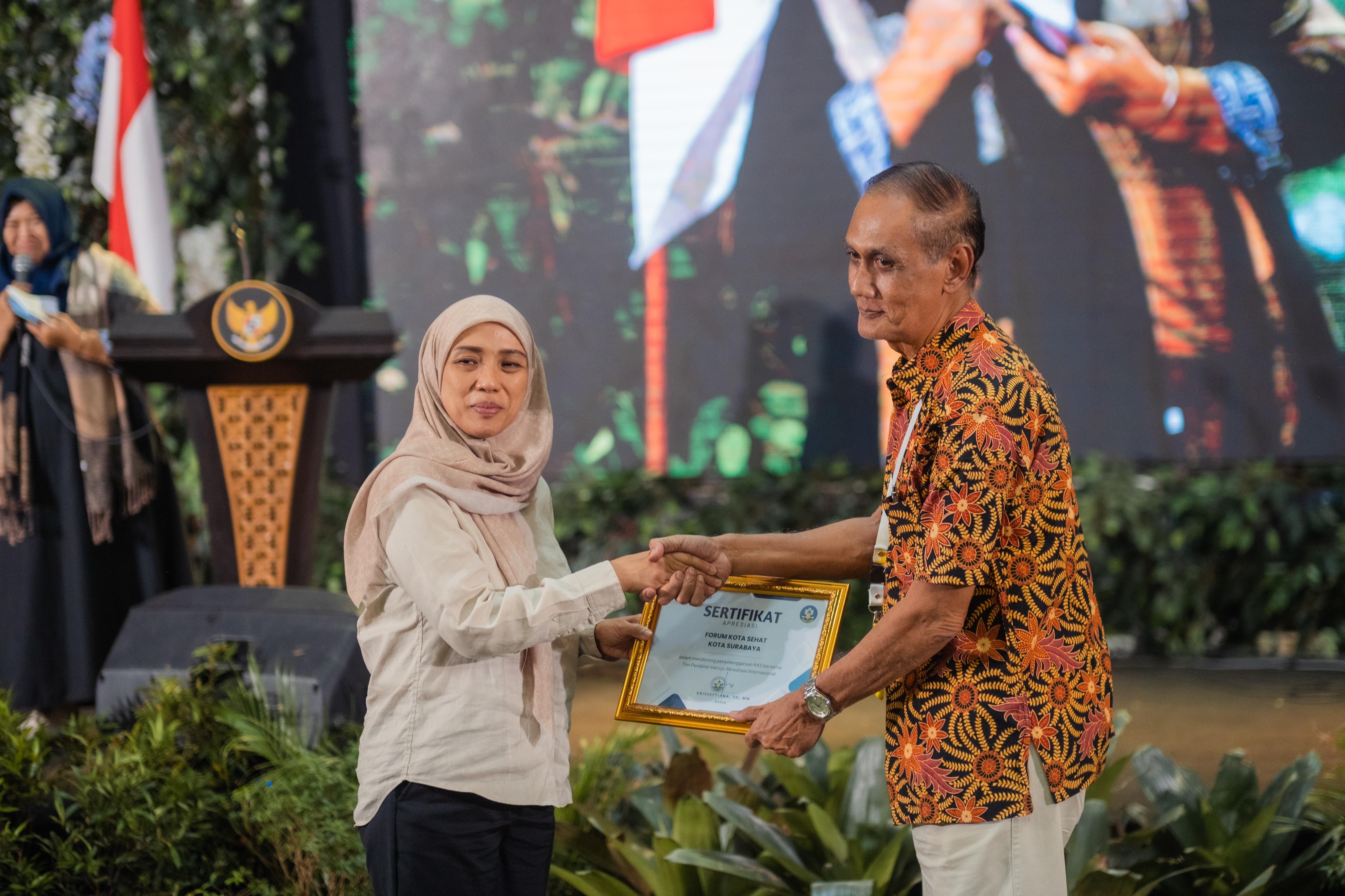 Krisseptiana atau yang akrab disapa Tia Hendi kembali didapuk sebagai Ketua Umum Forum Nasional Kabupaten/Kota Sehat periode 2024-2026