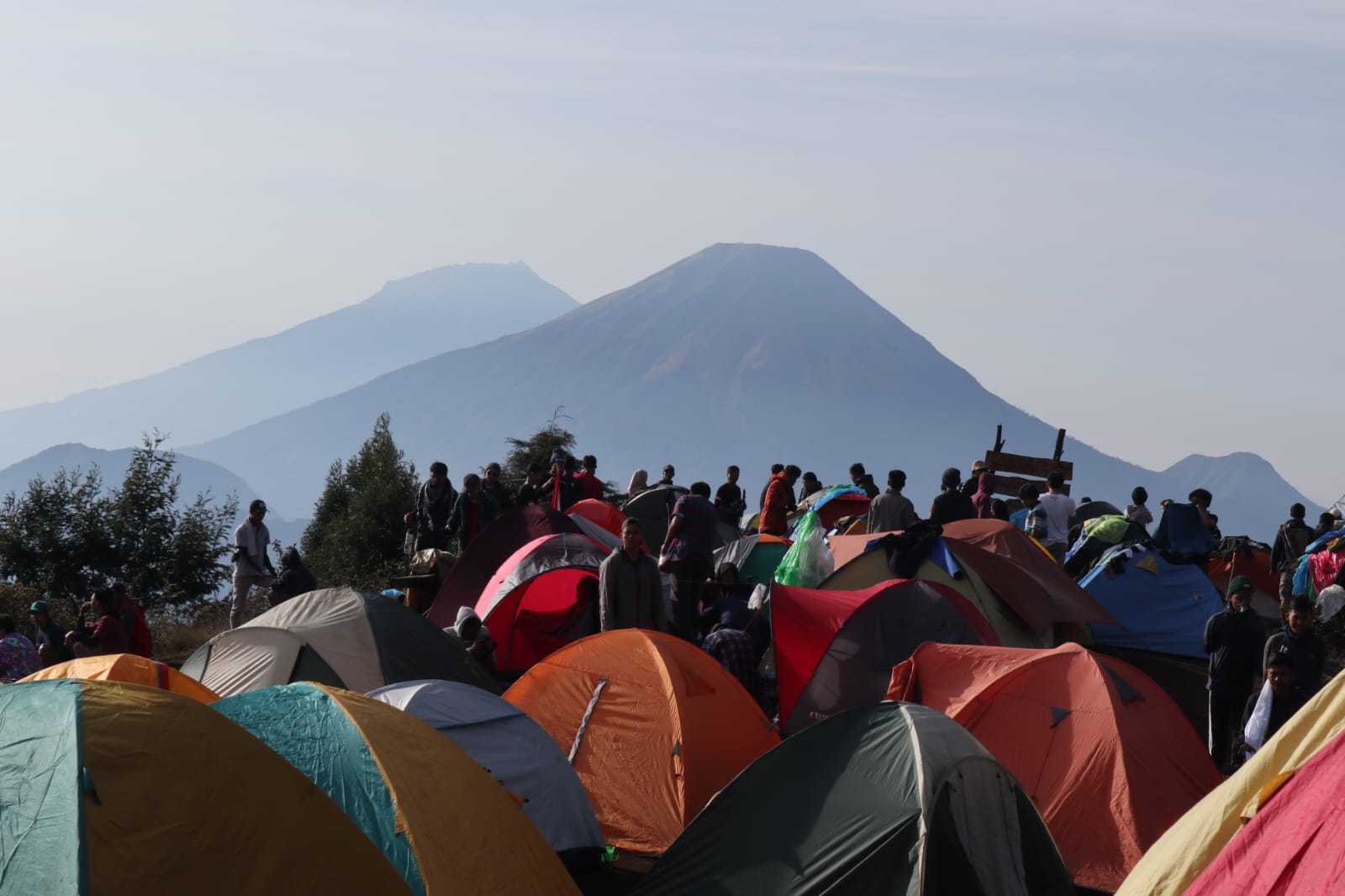 Area sunrise camp Gunung Prau
