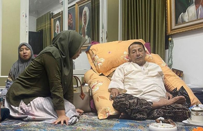 Bakal Calon Wali Kota Semarang Hj Claudyna C Ningrum meminta restu Ulama Karismatik Habib Muhammad Luthfi bin Yahya, untuk maju dalam Pilwakot Semarang 2024.