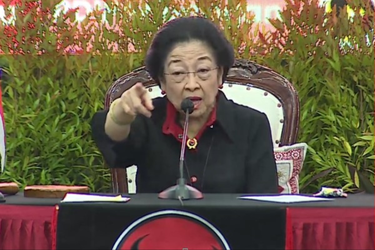 Megawati mengumumkan bakal calon kepala daerah yang akan maju dalam Pilkada Serentak 2024 di Kantor DPP PDIP, Jakarta, Rabu (14/8/2024).