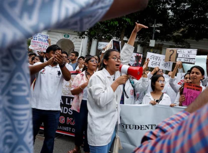 Gelombang protes dan mogok kerja dokter muda India yang menuntut keadilan terhadap korban pemerkosaan secara brutal yakni Dr. Moumita Debnath