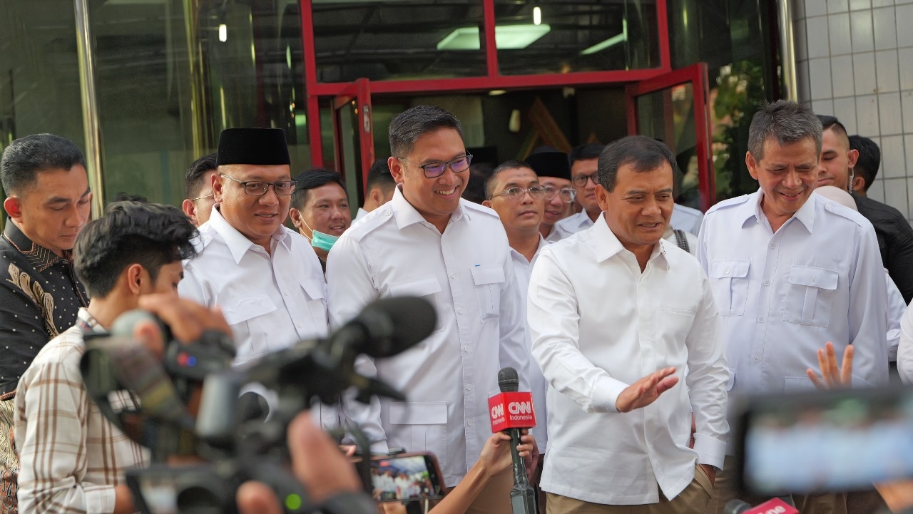 Pasangan Ahmad Luthfi dan Taj Yasin Maimoen sebagai calon gubernur dan wakil gubernur Jawa Tengah pada Pilkada Serentak 2024 mendatang disampaikan oleh Ketua DPD Partai Gerindra Jawa Tengah.