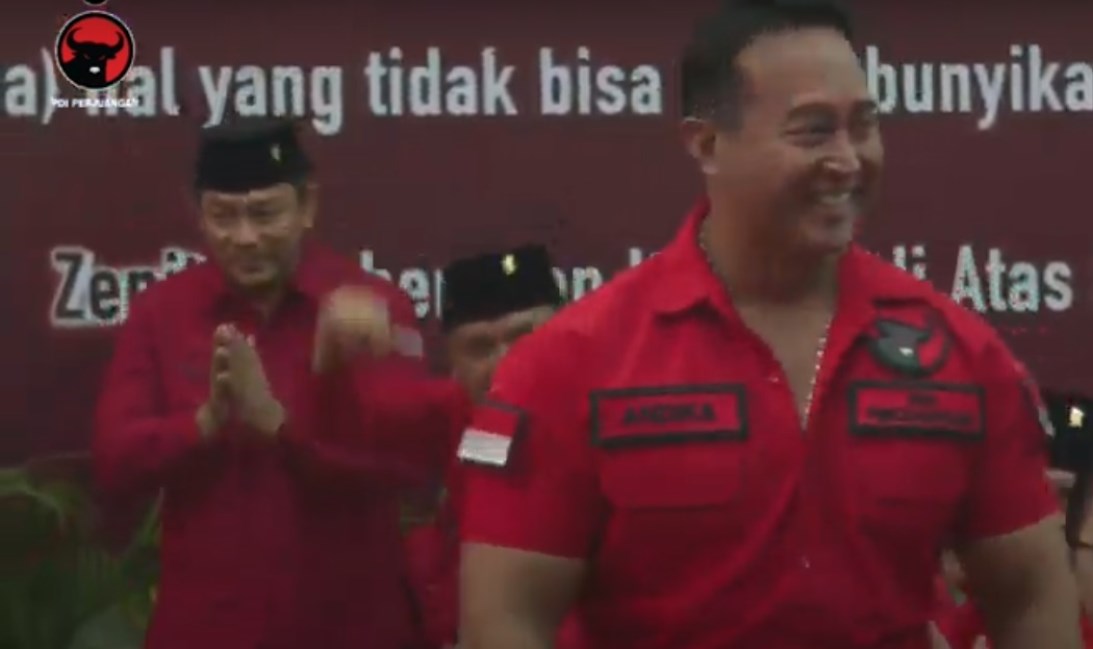 DPP PDI Perjuangan mengumumkan secara resmi bakal calon kepala daerah tingkat provinsi dan kabupaten/kota gelombang ketiga pada Pilkada Serentak 2024 di kantor DPP PDIP, Jalan Diponegoro, Jakarta.