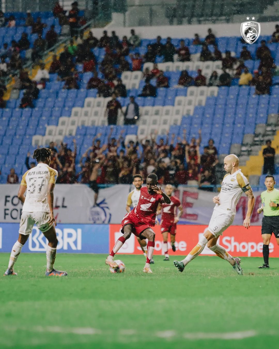 Pertandingan PSM vs Dewa