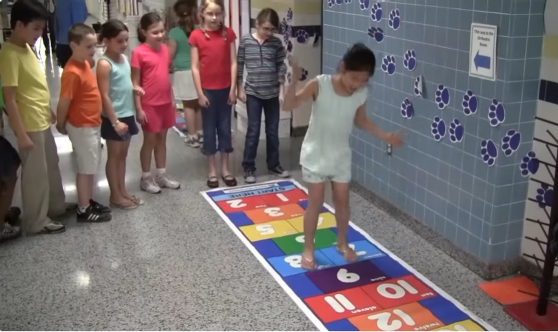 Simulasi Permainan Matematika