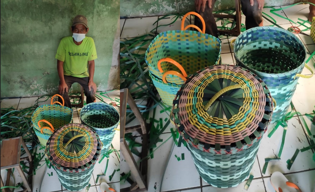 OLAH SAMPAH : Tas dan tempat sampah dari limbah plastik yang diproduksi warga RW 02 Kelurahan Terboyo Wetan.
