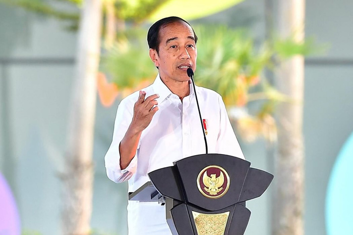 Presiden Jokowi angkat bicara mengenai kasus dugaan gratifikasi jet pribadi Kaesang Pangarep.