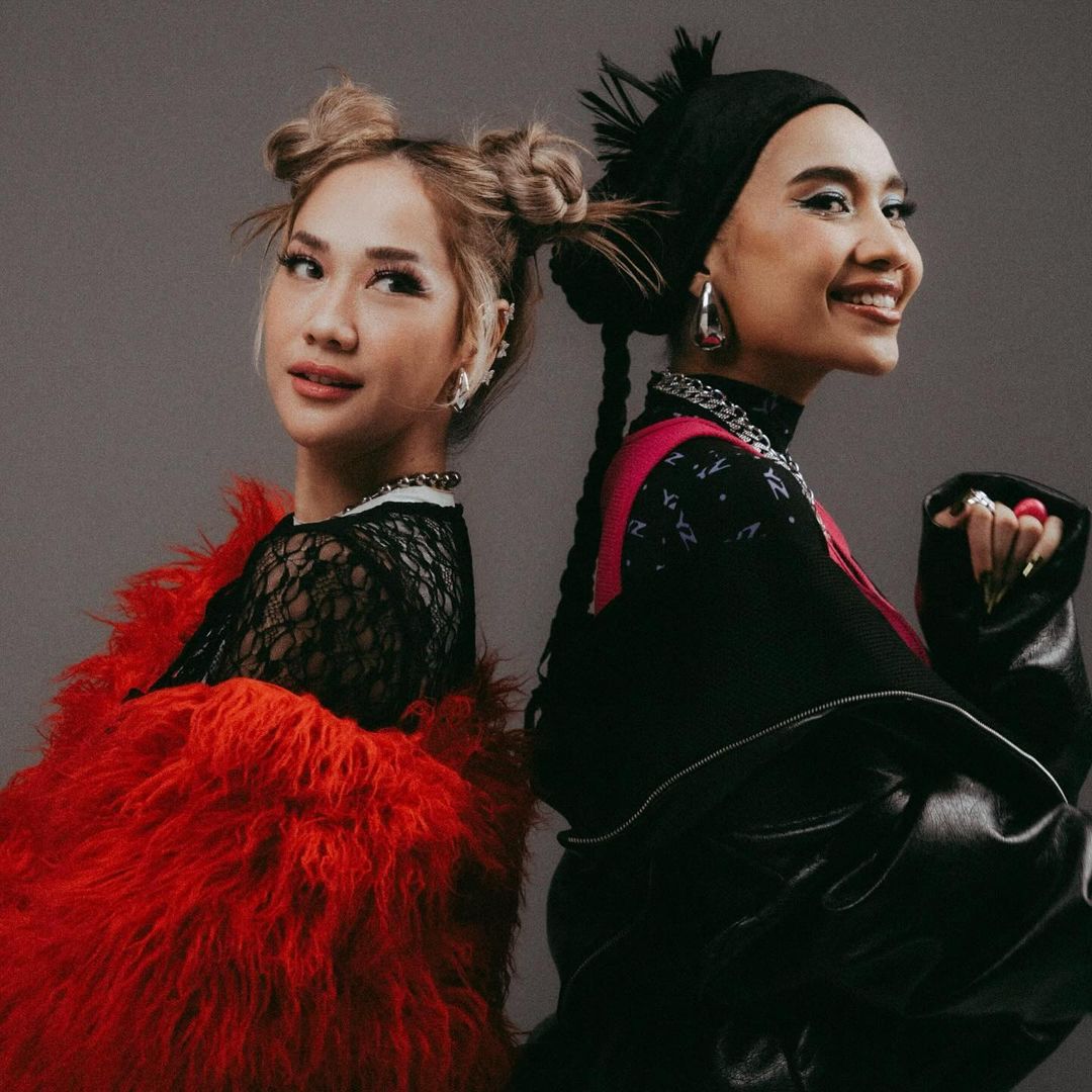Bunga Citra Lestari bersama adik dari mendiang Ashraf Sinclair, Yuna