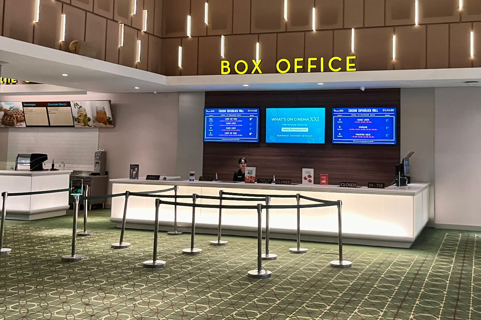 Jadwal bioskop di Kota Semarang.