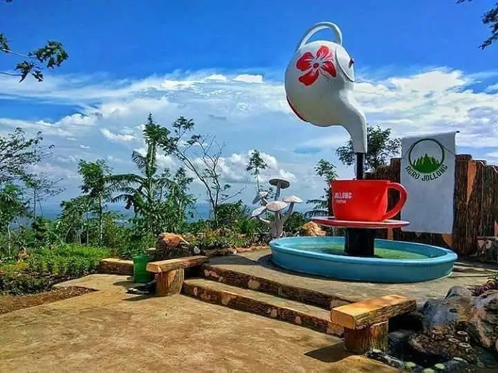 Wisata Agro Jolong menawarkan wisata alam yang menyegarkan dengan pemandangan kebun kopi yang hijau dan udara pegunungan yang sejuk.