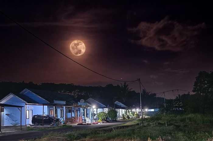 Fenomena Langka Super Moon pada Rabu (18/9) sore menjelang malam.