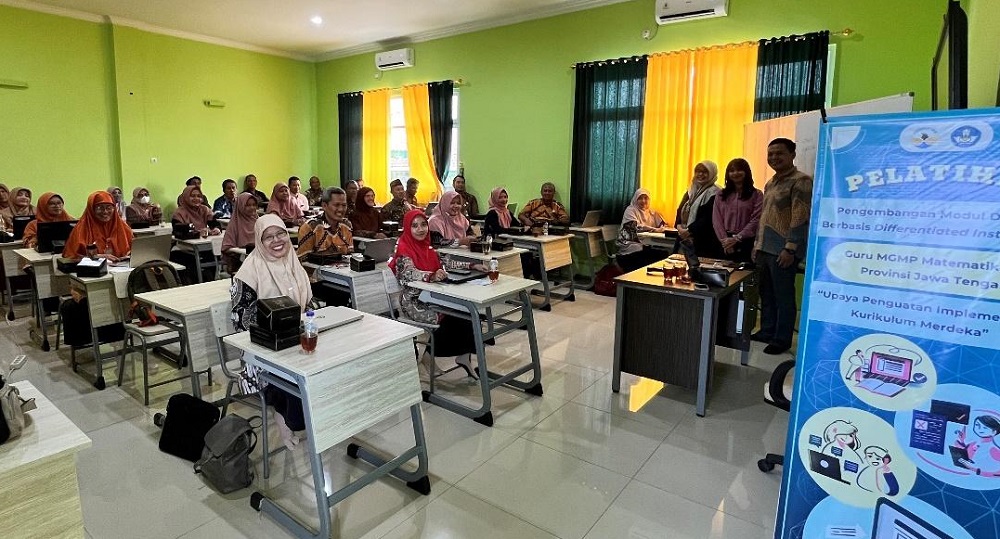 Guru yang tergabung dalam MGMP Matematika MTs Provinsi Jawa Tengah I mengikuti pelatihan Pengembangan Modul Digital Berbasis Differentiated Instruction