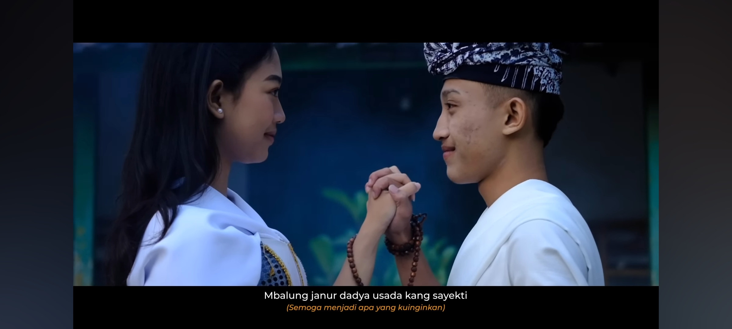 Salah satu cuplikan video musik lagu Pujaningsih yang dibawakan oleh Wisnu Jaya