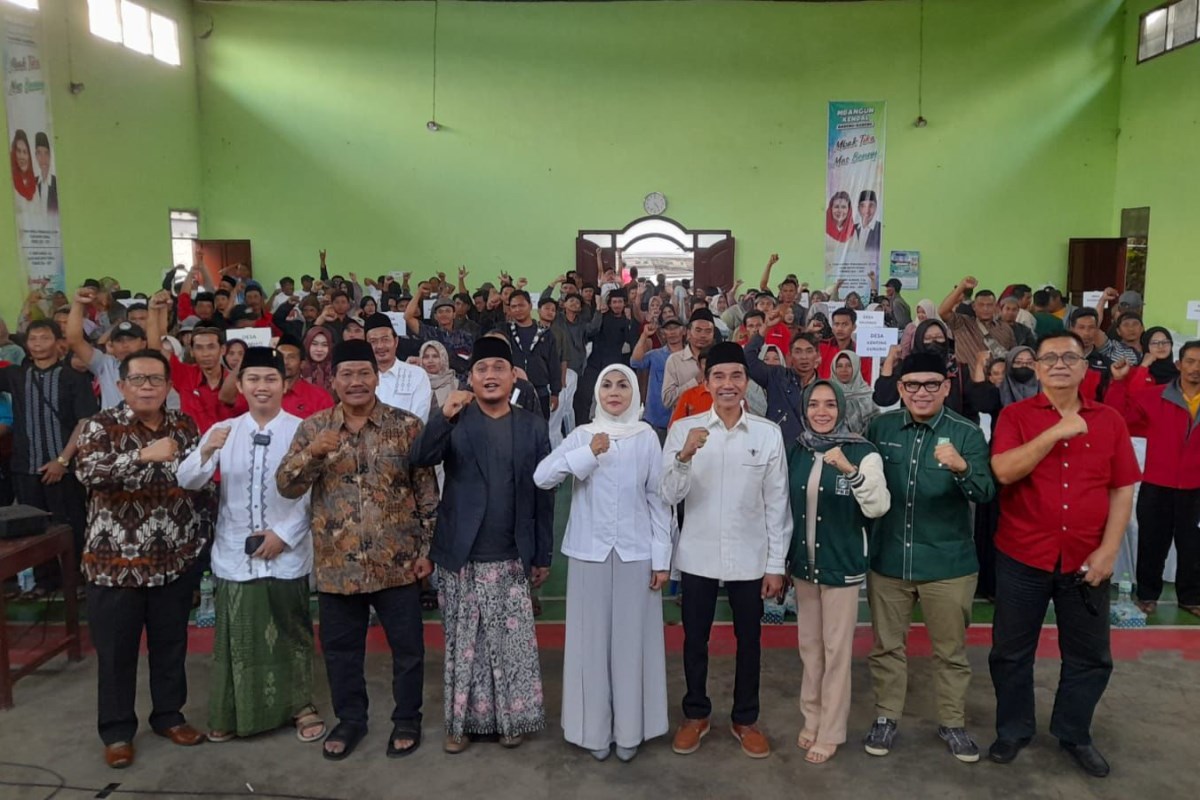 Wakil Ketua DPW PKB Jawa Tengah, Denny Septiviant, saat menghadiri silaturahim dan konsolidasi tim pemenangan Mbak Tika dan Mas Benny di Sukorejo.