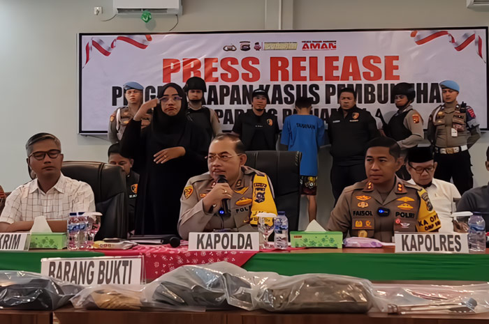 Kapolda Sumbar ungkap kronologi lengkap kasus pembunuhan penjual gorengan dari pengakuan tersangka.