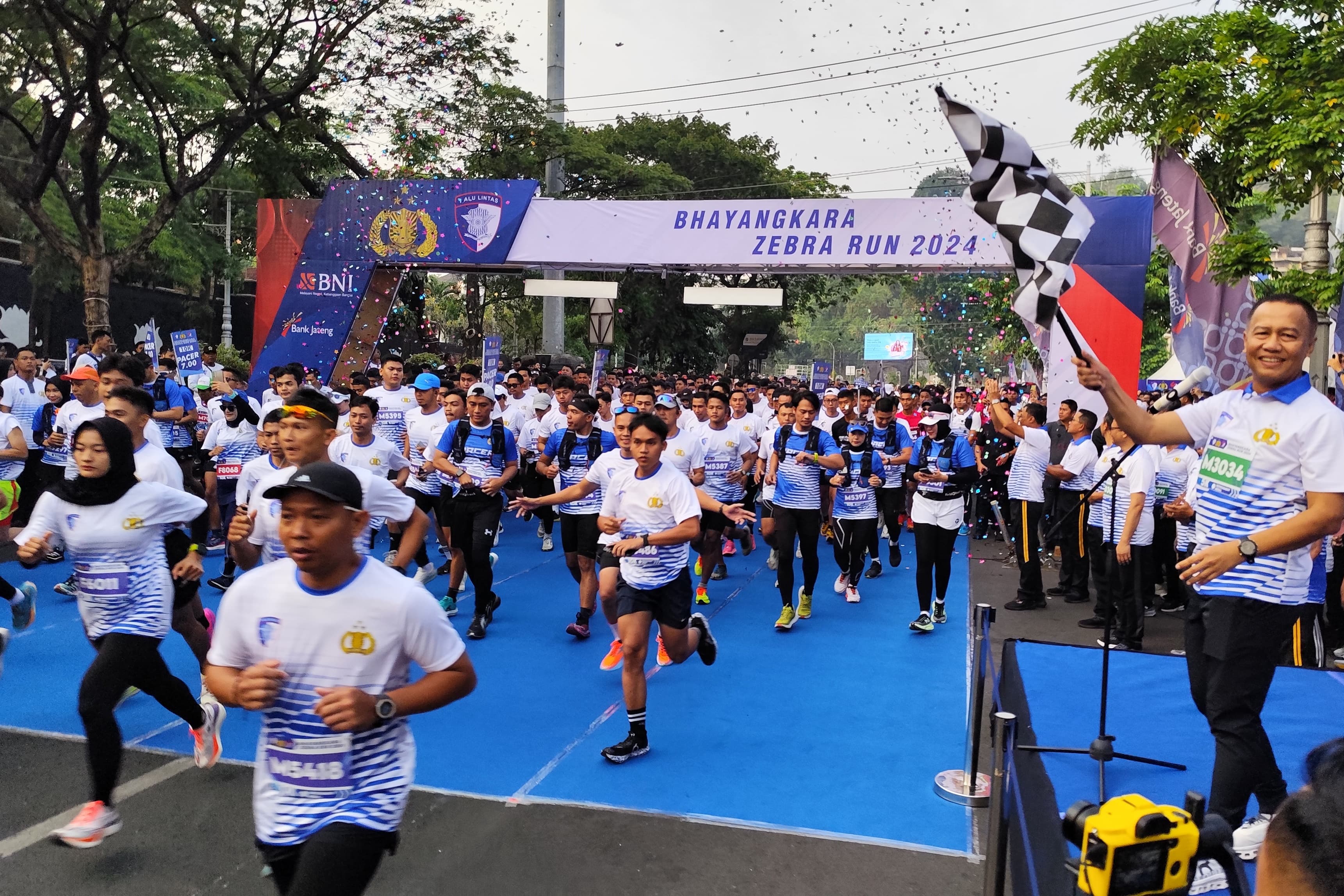 Korlantas Polri, Irjen Pol Aan Suhanan saat membuka Bhayangkara Zebra Run 2024, di Jalan Pahlawan, persis depan Mapolda Jawa Tengah, Minggu (22/9/2024).