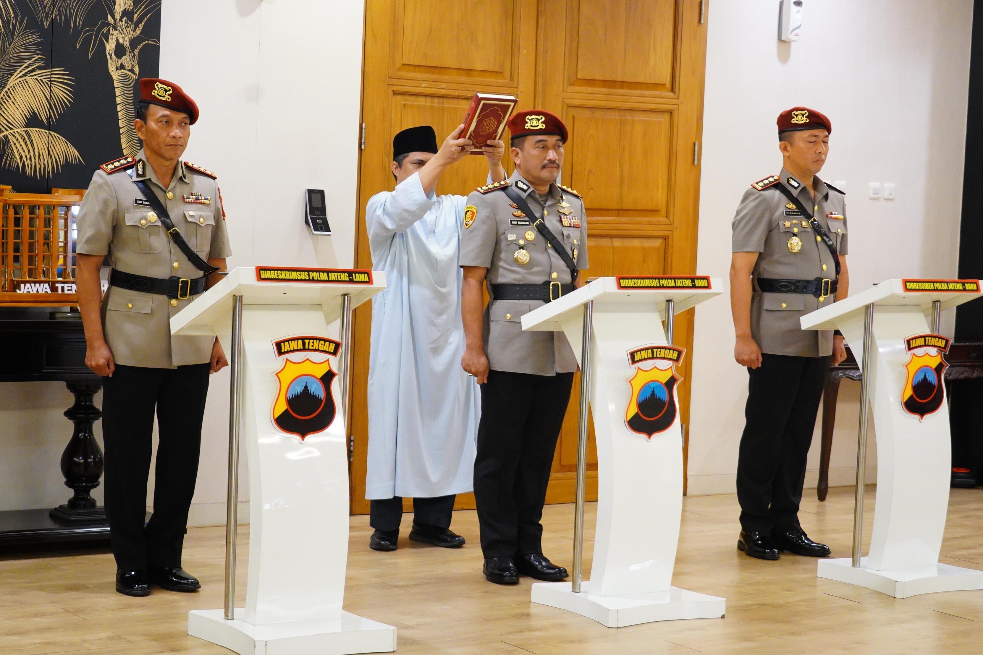 Dua PJU yang mengalami pergantian jabatan dilakukan upacara sertijab di Mapolda Jateng, Rabu (25/9/2024).