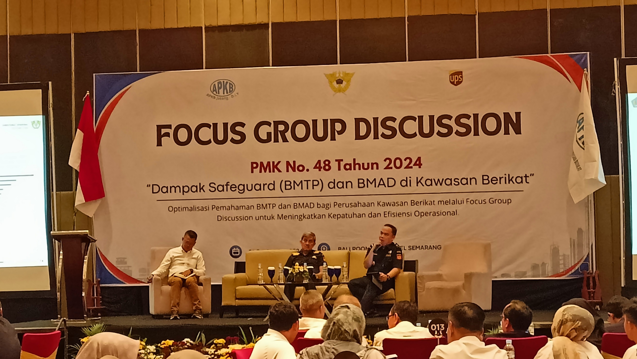 DISKUSI : APKB Jateng-DIY  membahas dampak dari aturan PMK No.48/2024 bagi pengusaha kawasan berikat bersama pengusaha dan Bea Cukai.