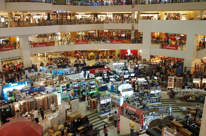 Ilustrasi Matahari Plaza Simpang Lima, mall yang dulu rame jadi pusat perbelanjaan di Semarang.