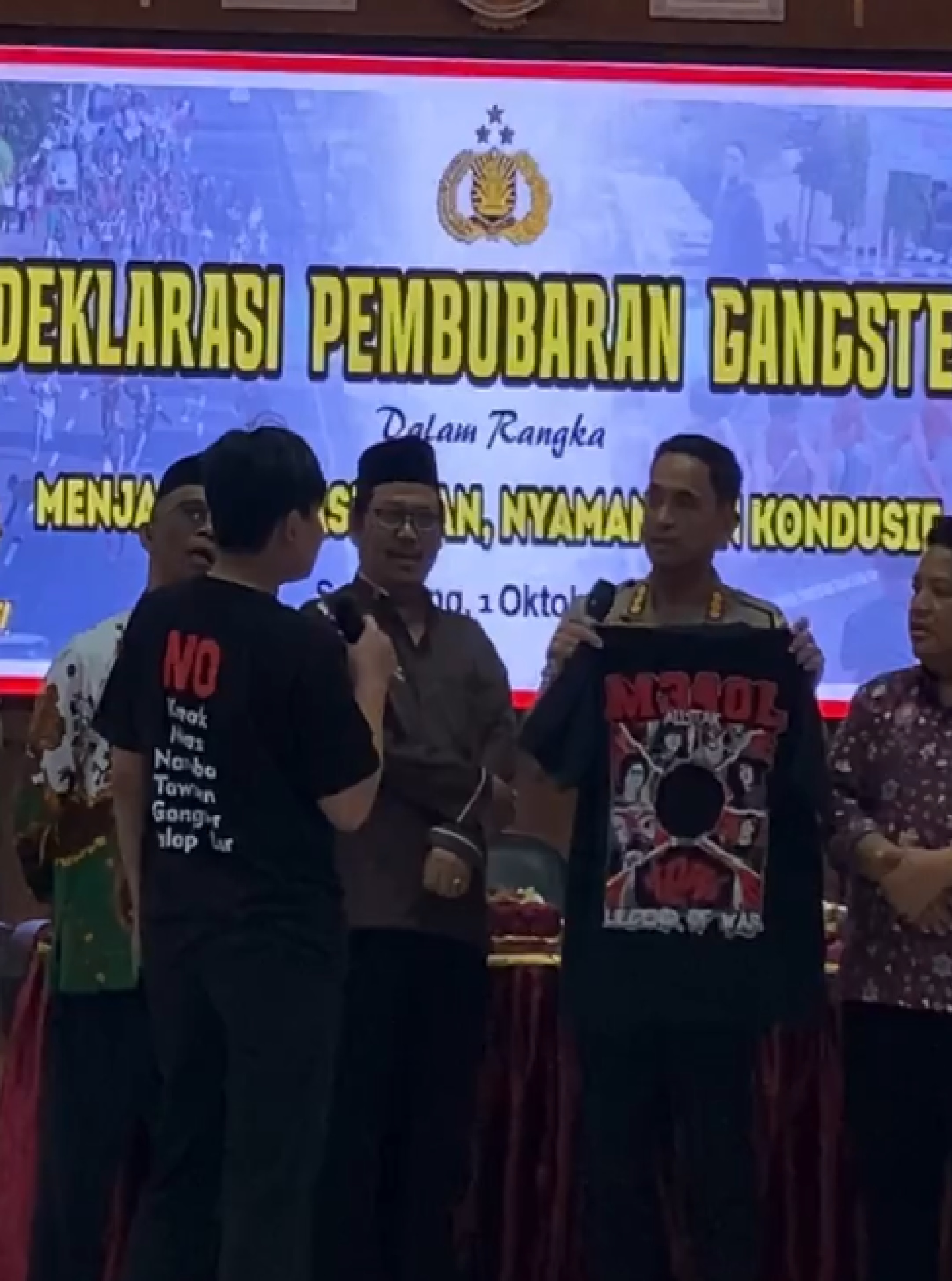 Salah satu gengster yang di mintai keterangan.