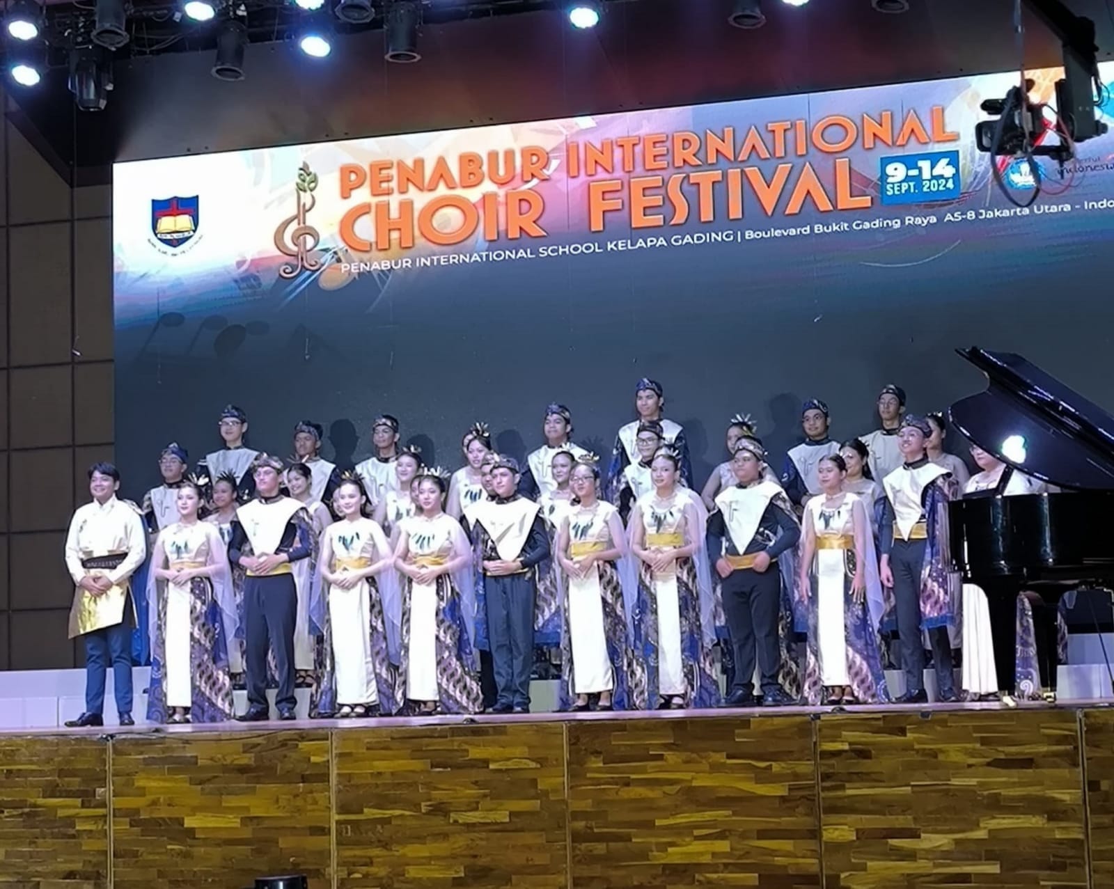 Paduan Suara Mellifluous Youth Choir (MYC) SMA Kristen Satya Wacana raih gelar juara dalam kompetisi Penabur International Choir Festival 2024 di Sekolah BPK Penabur Jakarta.