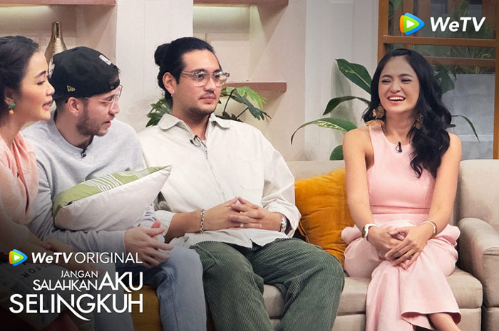 Marshanda dan beberapa pemain film Jangan Salahkan Aku Selingkuh WeTV.