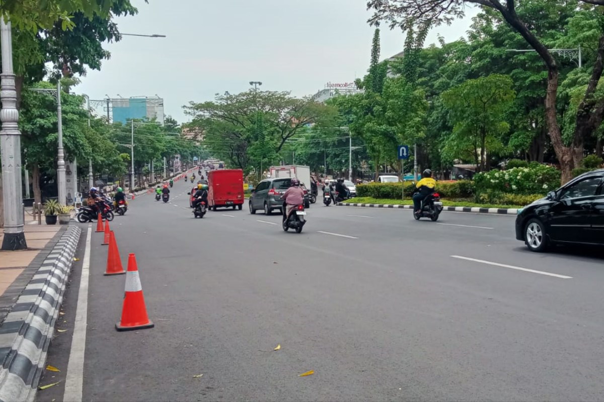 mulai Rabu (2/10/24) hingga Kamis pagi ini (3/10/24), dari pantauan Radar Semarang, tidak terlihat satupun mobil yang terparkir di sepanjang Jalan Pahlawan. (Sulistiono/Jawa Pos Radar Semarang)