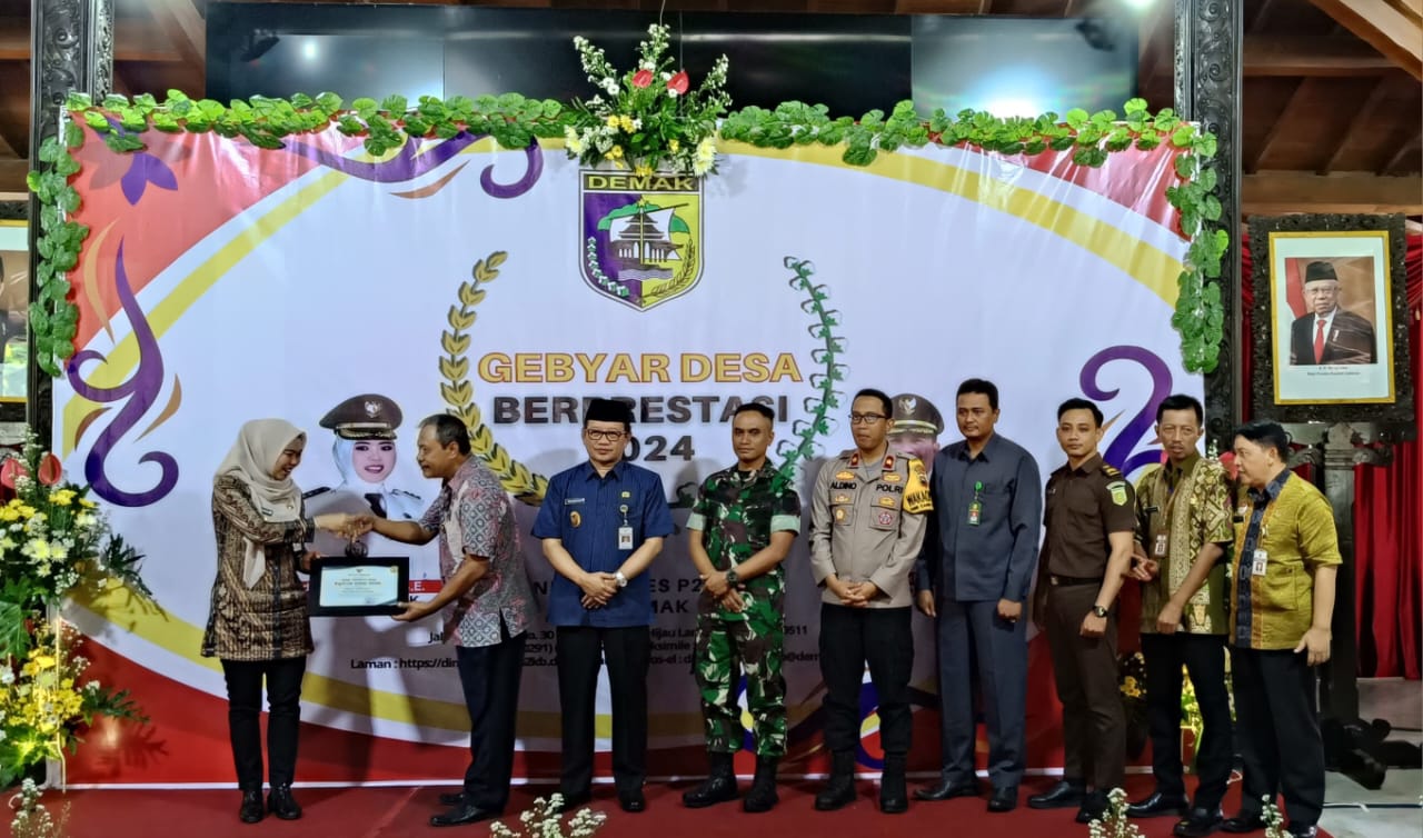 Acara gebyar desa Dinpermades P2KB berlangsung di Pendopo Kabupaten Demak.