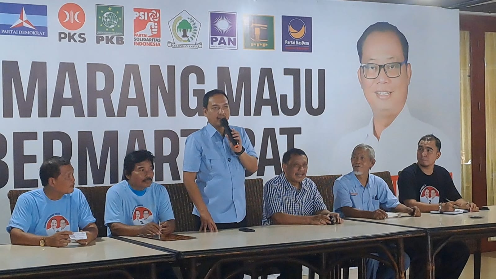 Deklarasi dukungan Sukarelawan Semarang Sukses (SS) kepada pasangan calon (paslon) Wali Kota dan Wakil Wali Kota Semarang nomor urut 2 Yoyok Sukawi-Joko Santoso alias Joss.