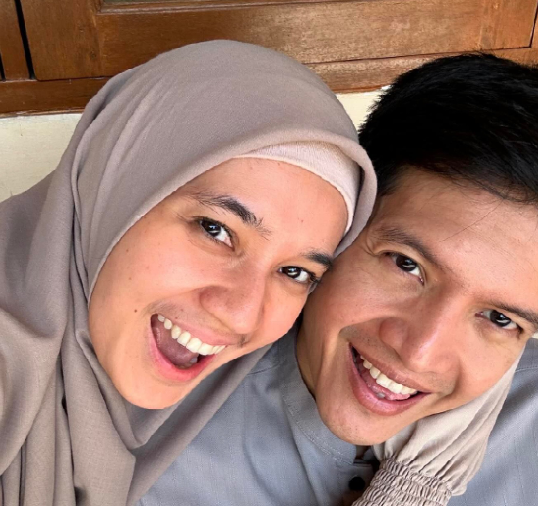 Dimas Seto  dan  Dhini Aminarti
