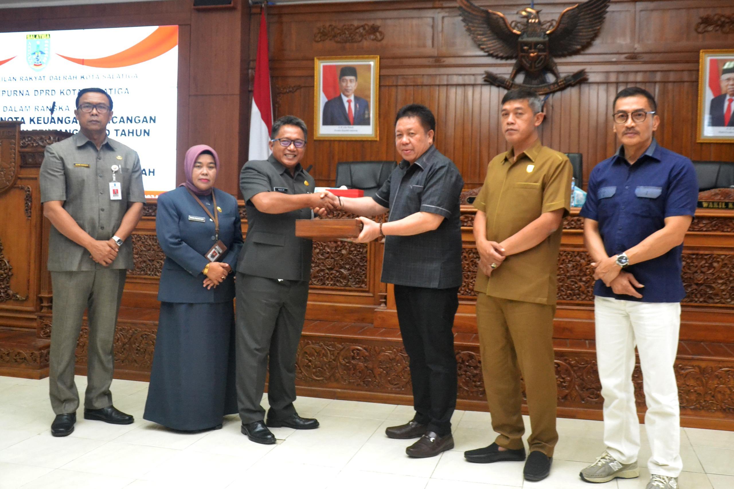 PARIPURNA : Pj Wali Kota Salatiga Yasip Khasani menghadiri Rapat Paripurna DPRD Kota Salatiga.