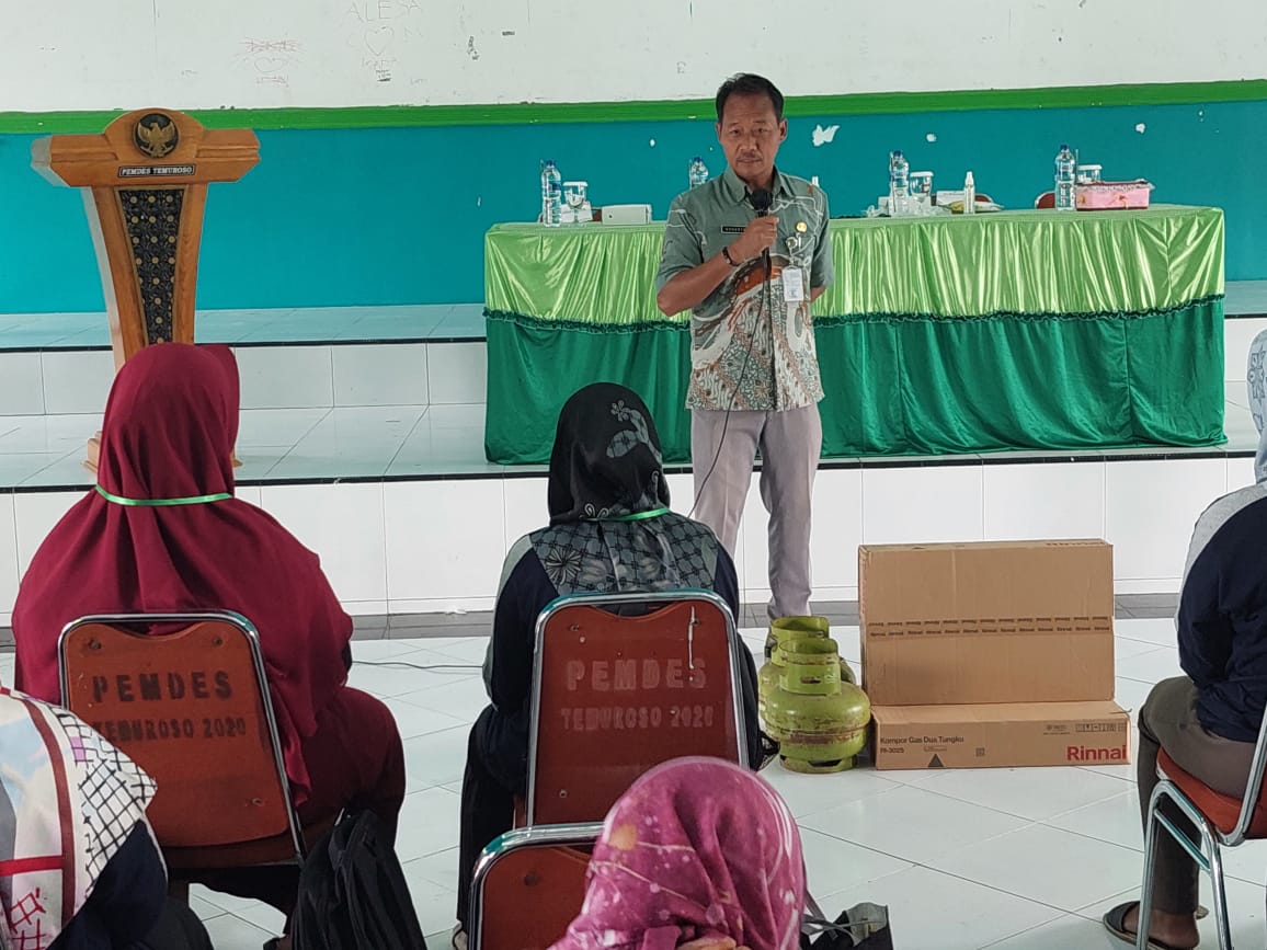 Kabid Koperasi UKM Dindagkop Pemkab Demak Sunarto dalam kegiatan UMKM. (Wahibpribadi)
