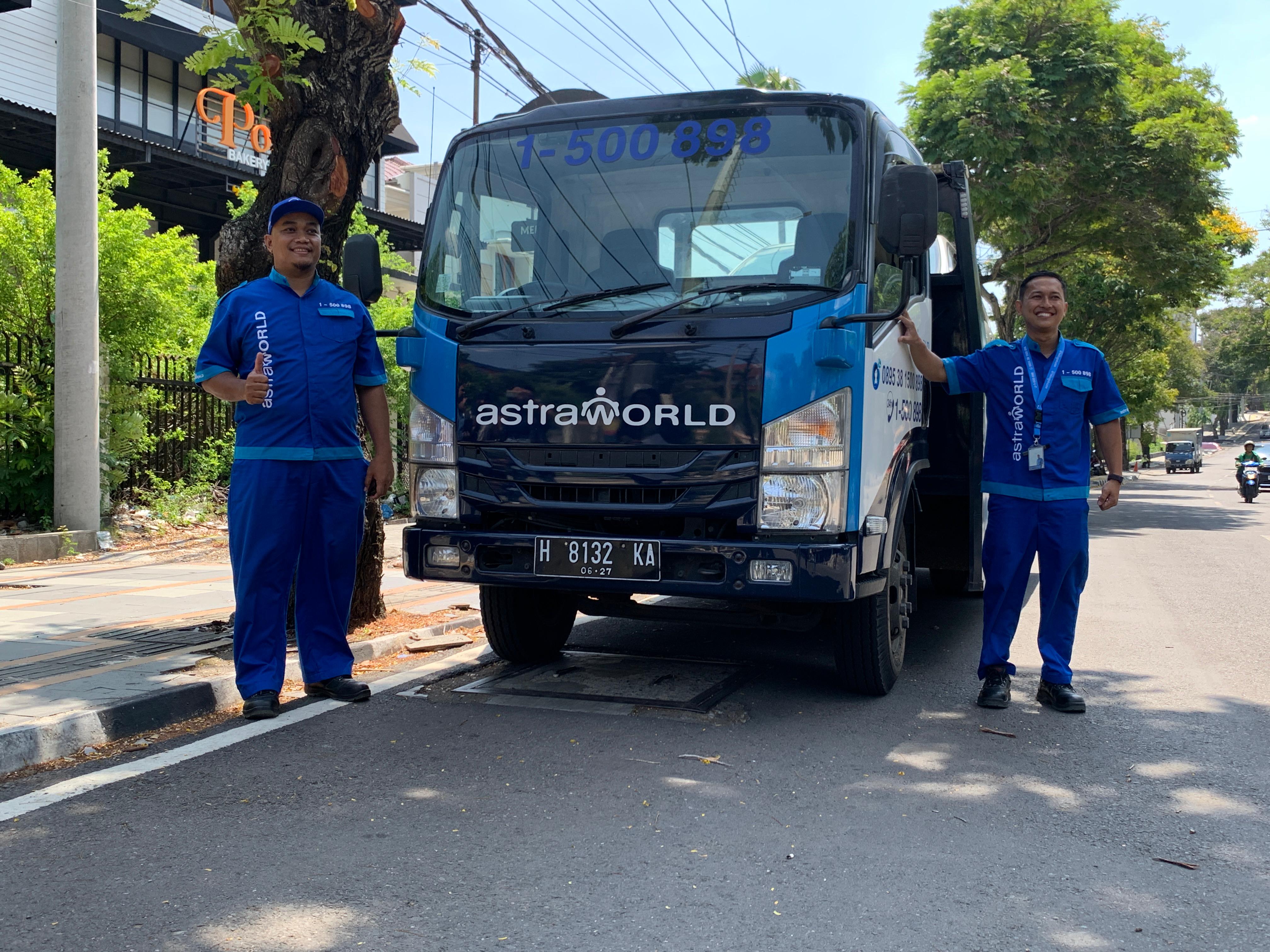Truk derek AstraWorld merupakan layanan untuk pelanggan saat terjadi kondisi darurat.