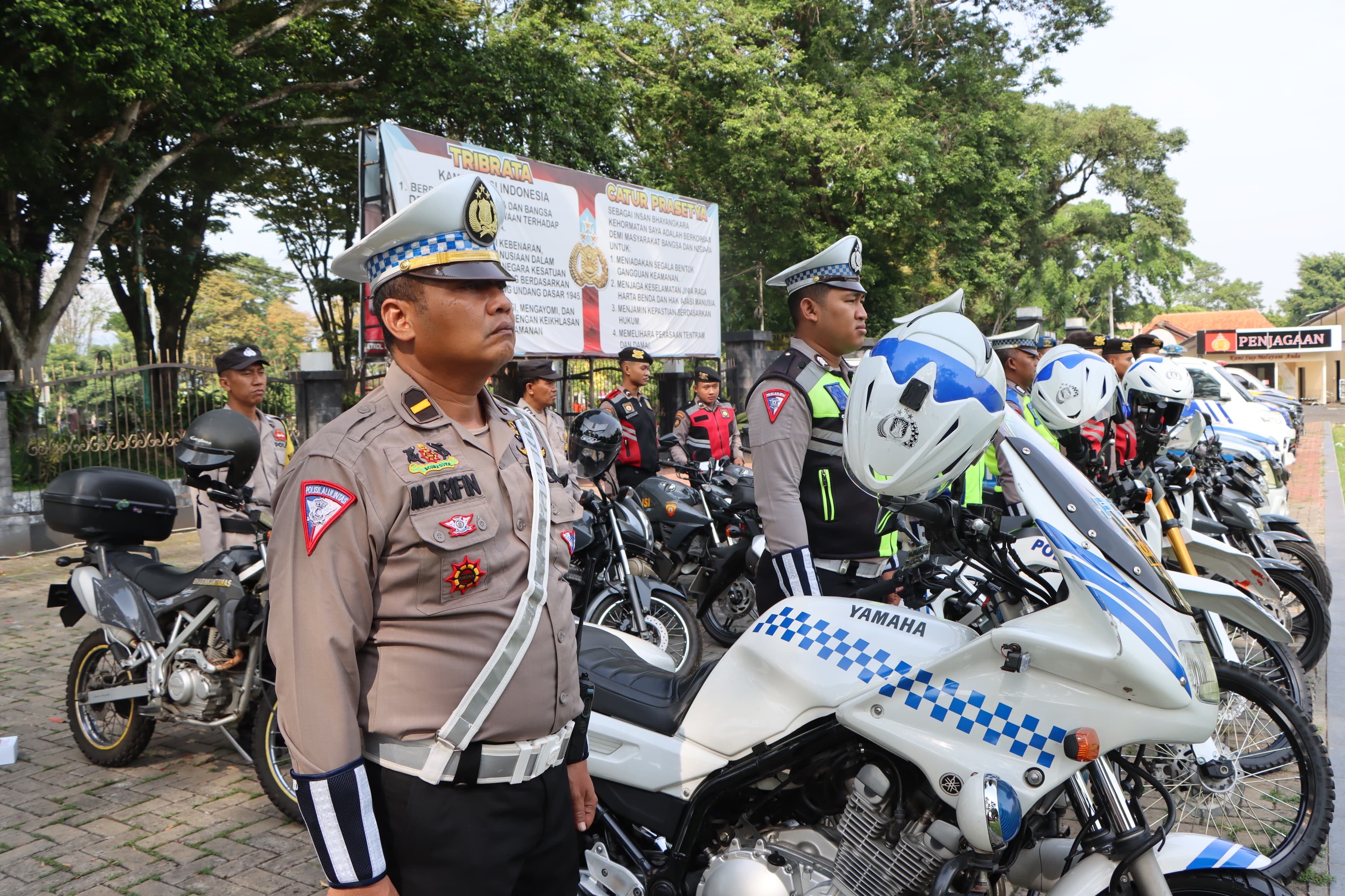 Polres Salatiga melaksanakan Apel Gelar Pasukan Operasi Zebra Candi, di Lapangan Bhayangkara Polres Salatiga, Senin (14/10/2024).